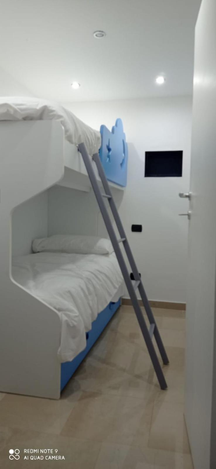 Sea Stone House Apartment Бари Экстерьер фото
